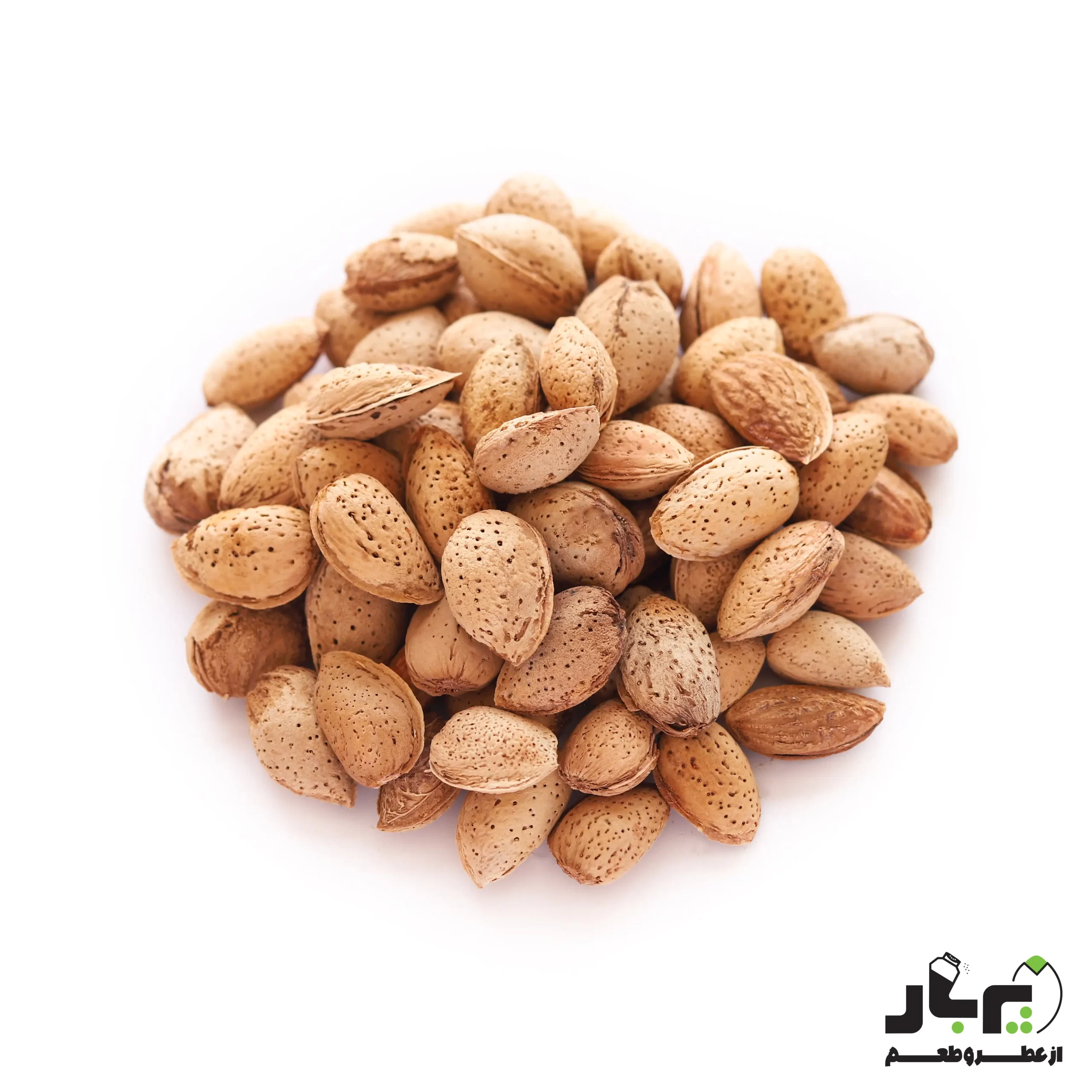 عکس بادام درختی دو پوست