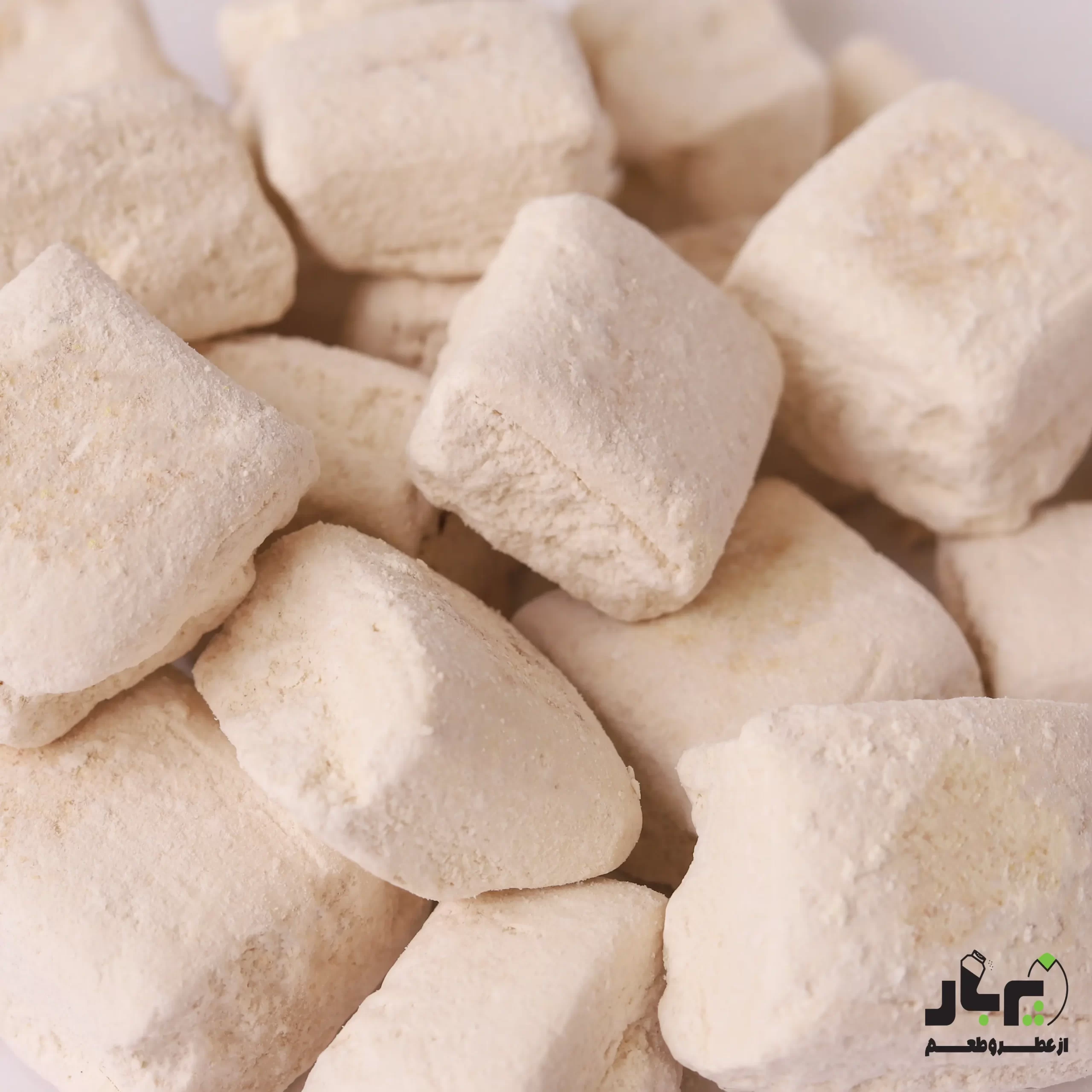 کشک گوسفندی سفید و شیرین بیان دار